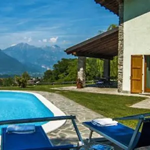 Betulla Con Piscina Privata Sul Di Villa Colico