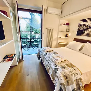 Liberta With Balcony Apartamento Florencia